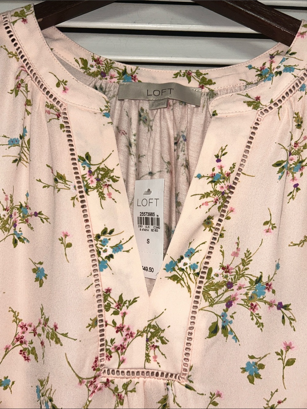 LOFT Blush Pink Floral Sleeveless V-Neck Tank Top - Picture 2 of 3